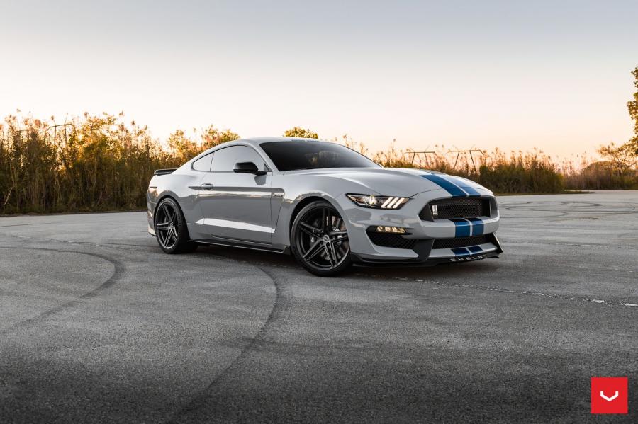  Shelby GT350 on Vossen Wheels (VFS-5) 2018 года  (фото 5 из 9)